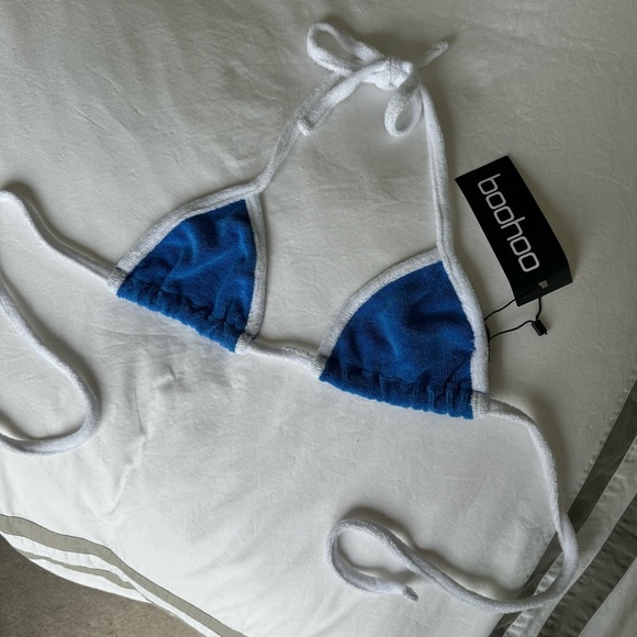 Boohoo Contrast Toweling Triangle Bikini Top - Picture 3 of 8